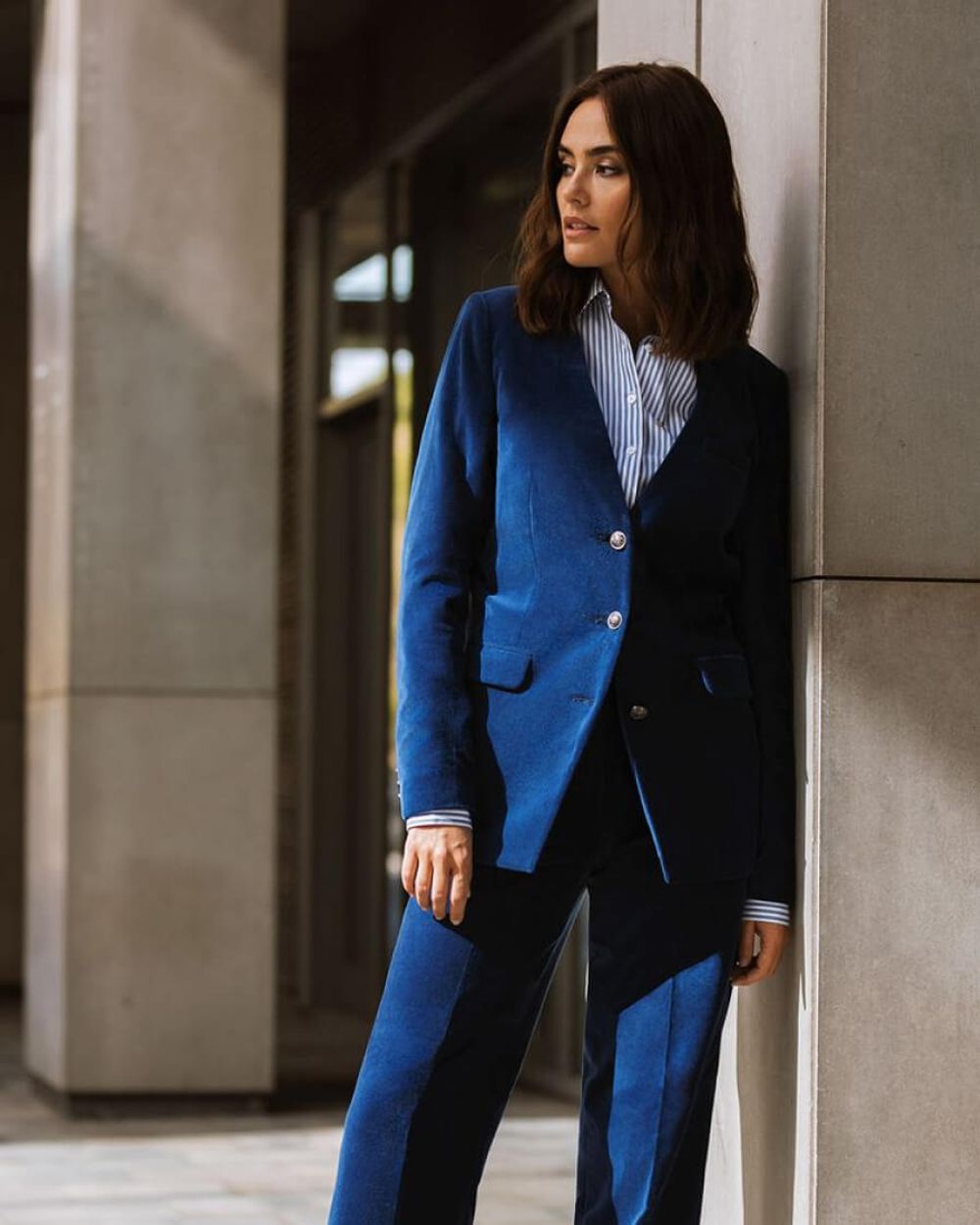 Traje elegante de sastrería artesanal en Antigua Guatemala